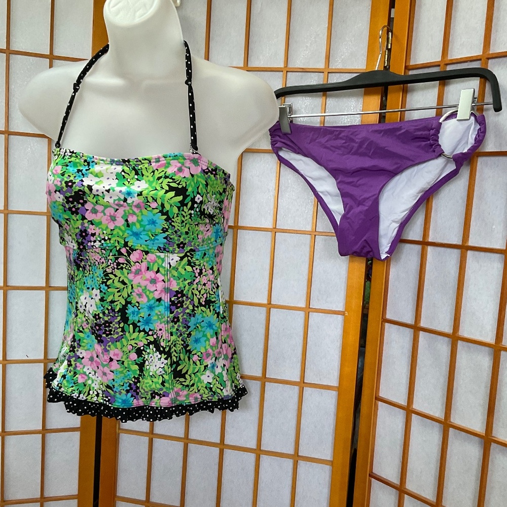 Unbranded darling vintage swimsuit